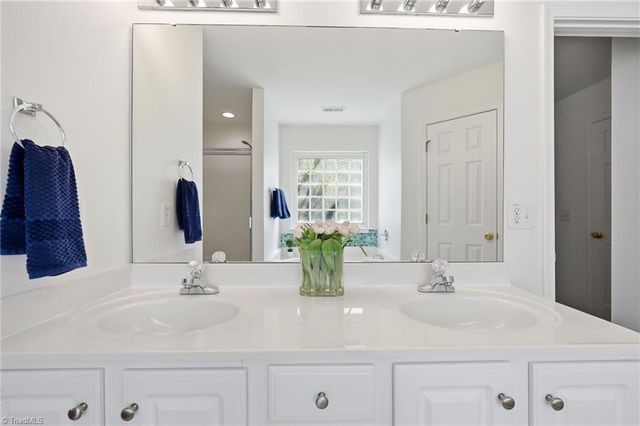 514 Walnut Crossing Drive, Whitsett, NC 27377