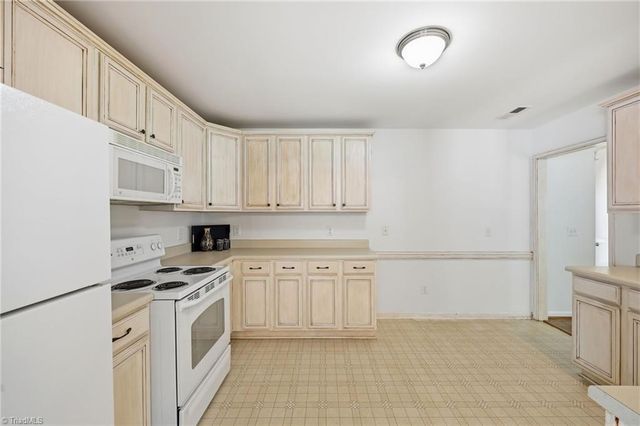 514 Walnut Crossing Drive, Whitsett, NC 27377