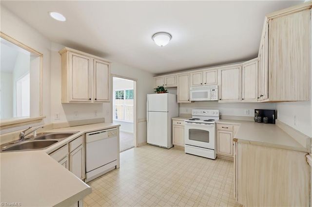 514 Walnut Crossing Drive, Whitsett, NC 27377