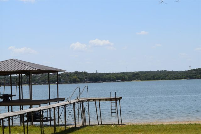 1411 E Lake Drive, Weatherford, TX 76087