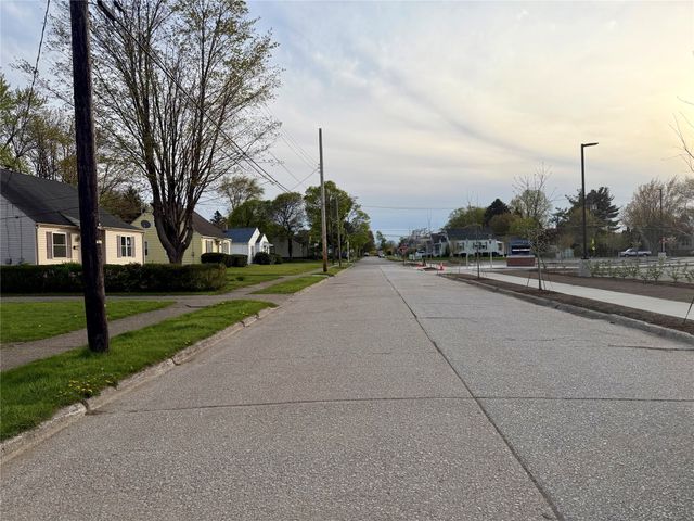 1917 E 7TH Street, Erie, PA 16511