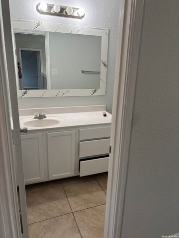 13407 Rhodes Villa, San Antonio, TX 78249