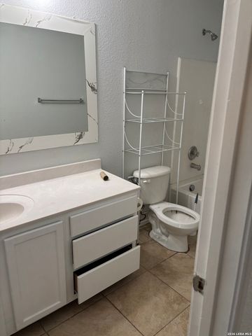 13407 Rhodes Villa, San Antonio, TX 78249