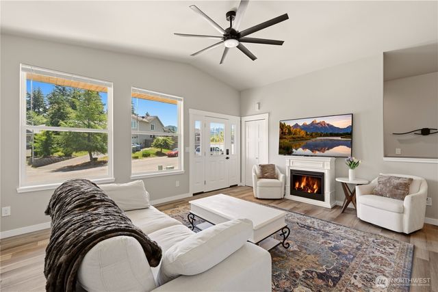 254 Skyler Way, Eatonville, WA 98328