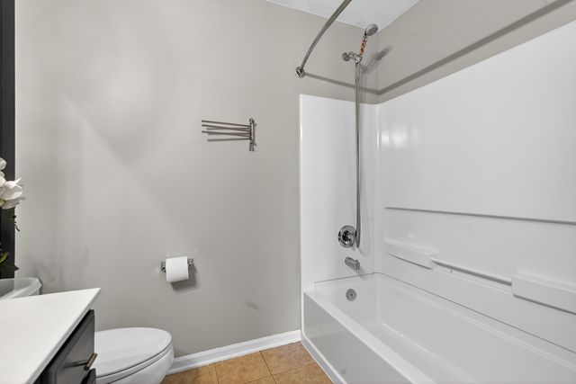 1538 Bristol Lane 4, Wood Dale, IL 60191