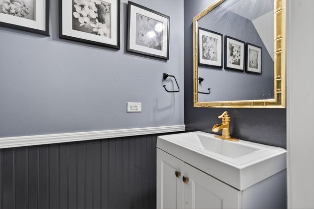 1538 Bristol Lane 4, Wood Dale, IL 60191