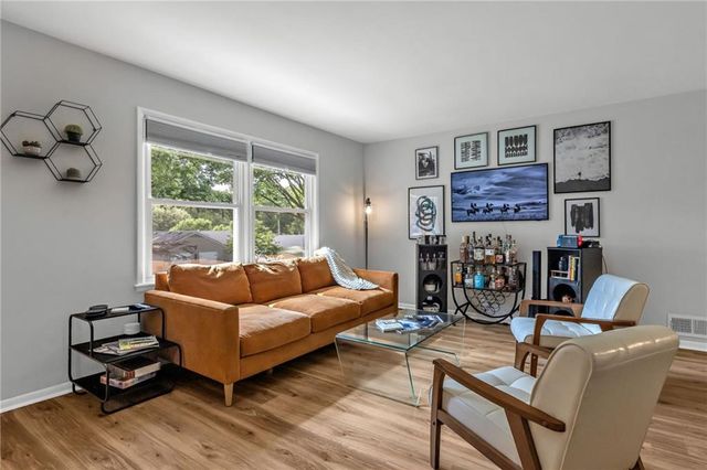 5035 N Euclid Street, Kansas City, MO 64118