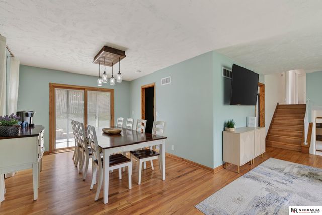 103 Hillcrest Avenue, Bellevue, NE 68005