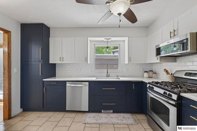 103 Hillcrest Avenue, Bellevue, NE 68005