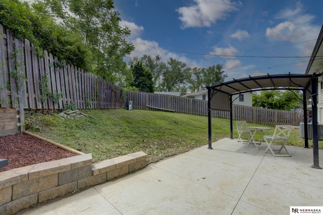 103 Hillcrest Avenue, Bellevue, NE 68005
