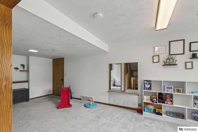 103 Hillcrest Avenue, Bellevue, NE 68005