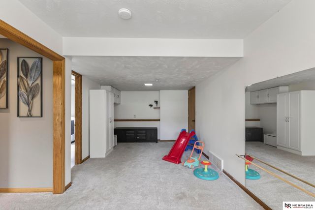 103 Hillcrest Avenue, Bellevue, NE 68005