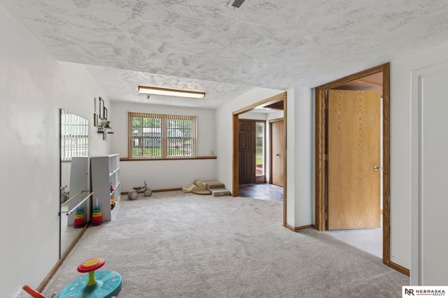 103 Hillcrest Avenue, Bellevue, NE 68005