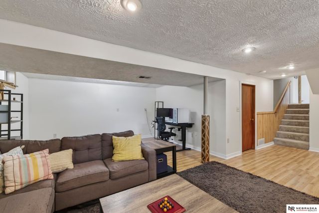 103 Hillcrest Avenue, Bellevue, NE 68005