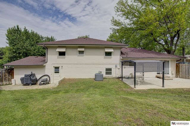 103 Hillcrest Avenue, Bellevue, NE 68005
