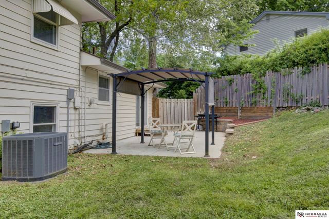 103 Hillcrest Avenue, Bellevue, NE 68005