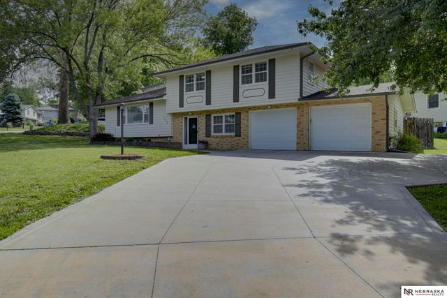 103 Hillcrest Avenue, Bellevue, NE 68005