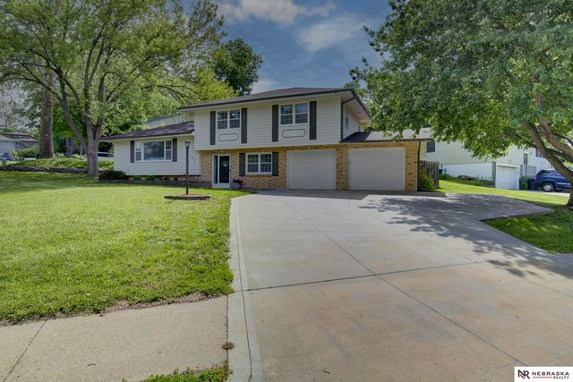 103 Hillcrest Avenue, Bellevue, NE 68005