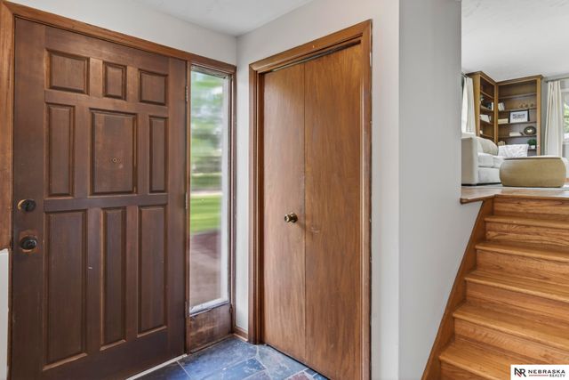 103 Hillcrest Avenue, Bellevue, NE 68005