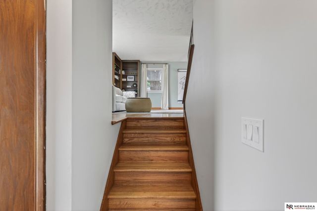103 Hillcrest Avenue, Bellevue, NE 68005