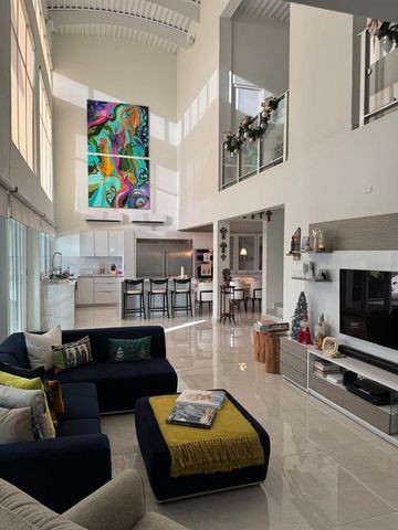 7 MOUNTAIN VIEW E ST, LOMAS DEL SOL, Guaynabo, PR 00969