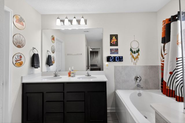 15618 Cliffside Arbor Lane, Houston, TX 77044