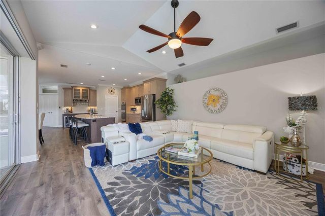 9937 LAUREL VALLEY AVENUE CIRCLE, Bradenton, FL 34202