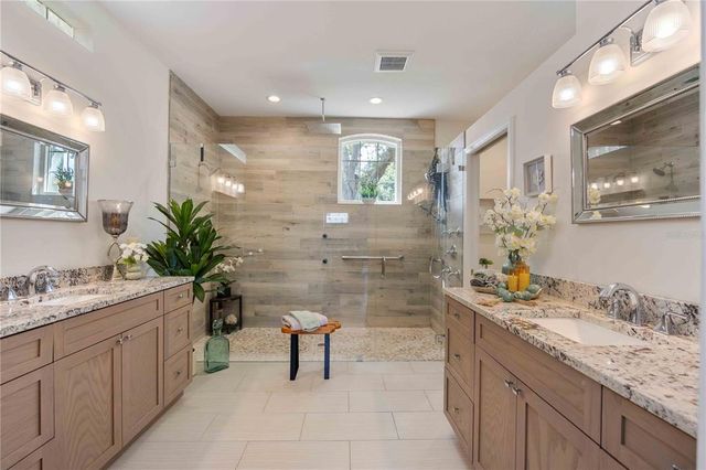 9937 LAUREL VALLEY AVENUE CIRCLE, Bradenton, FL 34202