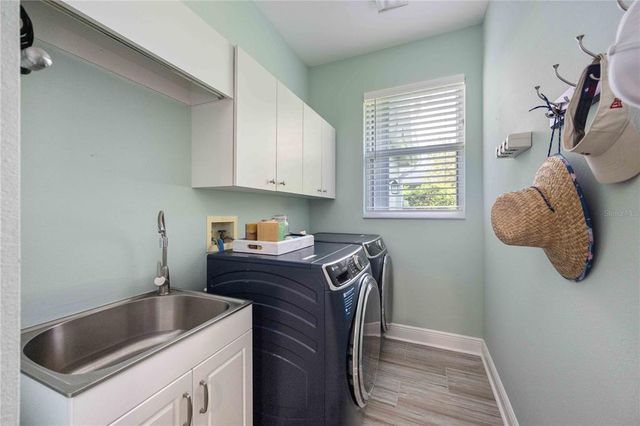 9937 LAUREL VALLEY AVENUE CIRCLE, Bradenton, FL 34202