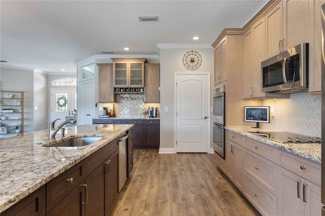 9937 LAUREL VALLEY AVENUE CIRCLE, Bradenton, FL 34202