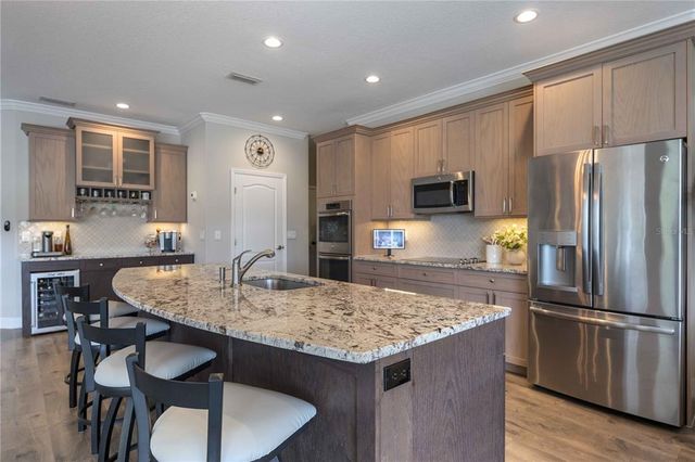 9937 LAUREL VALLEY AVENUE CIRCLE, Bradenton, FL 34202