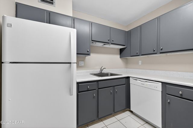 1504 Virginia Ave Apt 212, Daytona Beach, FL 32114