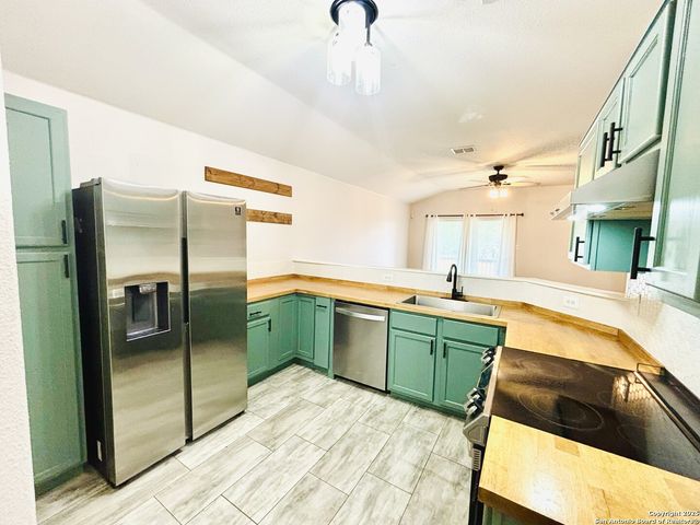 7226 Comet Manor, San Antonio, TX 78252