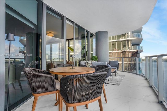 700 NE 24 901, Miami, FL 33137