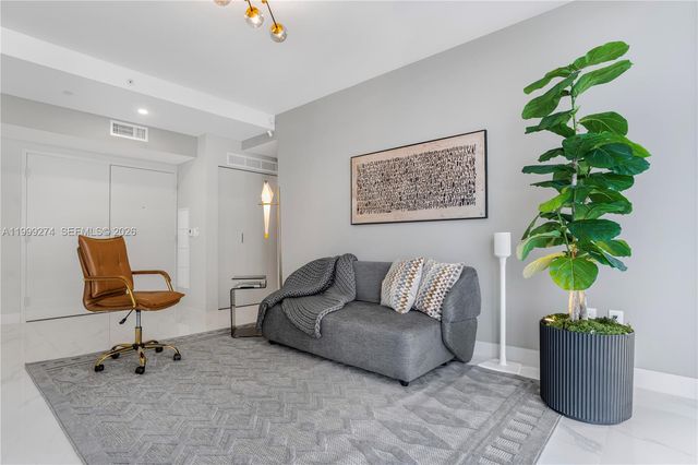 700 NE 24 901, Miami, FL 33137