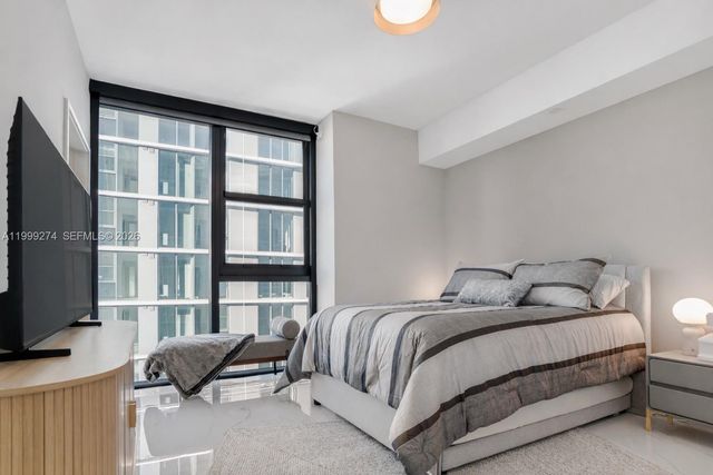 700 NE 24 901, Miami, FL 33137