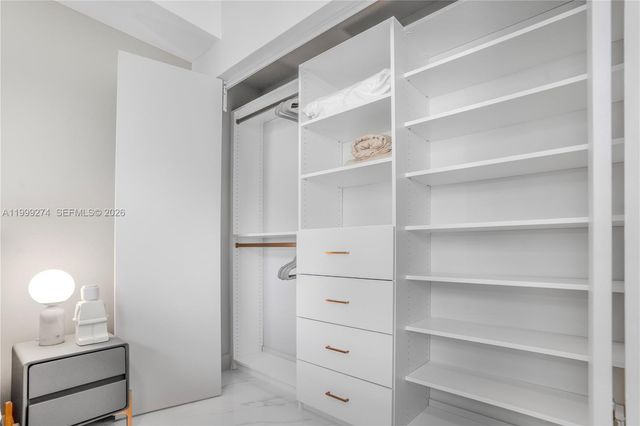 700 NE 24 901, Miami, FL 33137