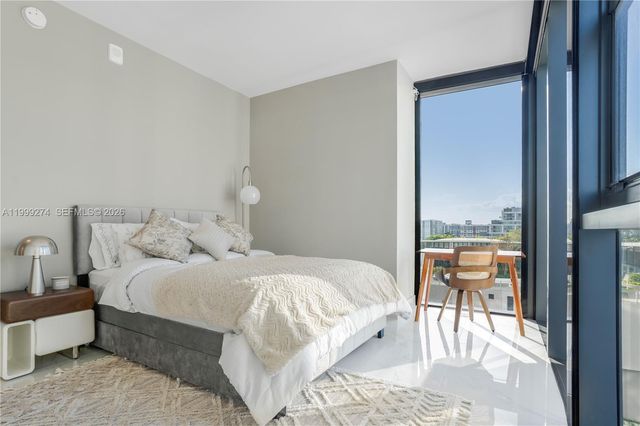 700 NE 24 901, Miami, FL 33137