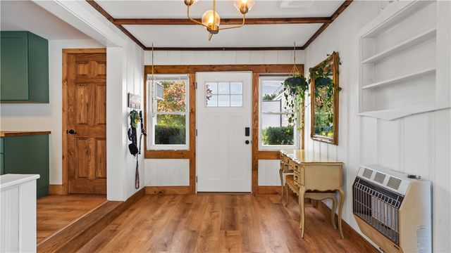 38 Fairfield Court, Warwick, RI 02889