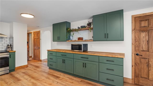 38 Fairfield Court, Warwick, RI 02889