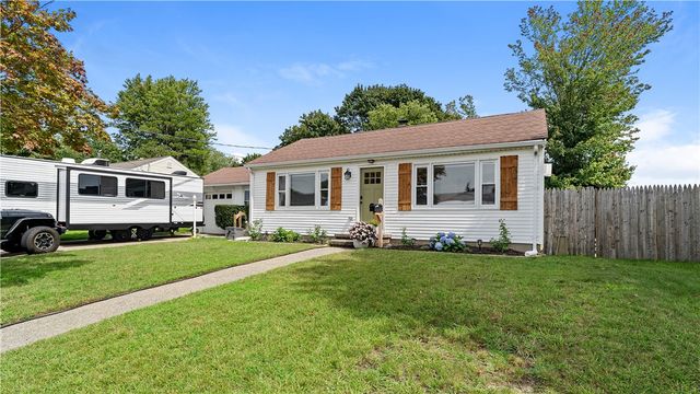 38 Fairfield Court, Warwick, RI 02889