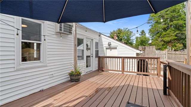 38 Fairfield Court, Warwick, RI 02889