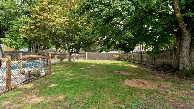 38 Fairfield Court, Warwick, RI 02889