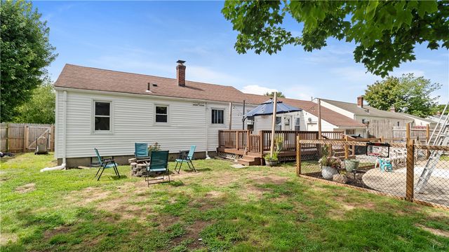 38 Fairfield Court, Warwick, RI 02889
