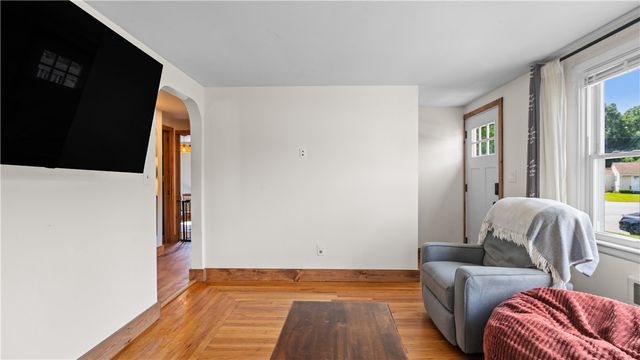 38 Fairfield Court, Warwick, RI 02889