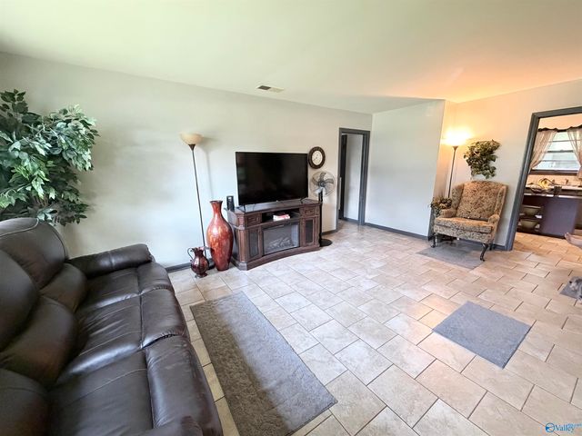 1414 10th Avenue SE, Decatur, AL 35601