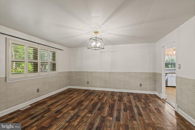 31 SIGNAL DR, Voorhees, NJ 08043
