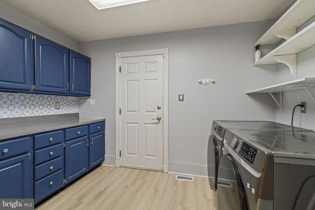 31 SIGNAL DR, Voorhees, NJ 08043
