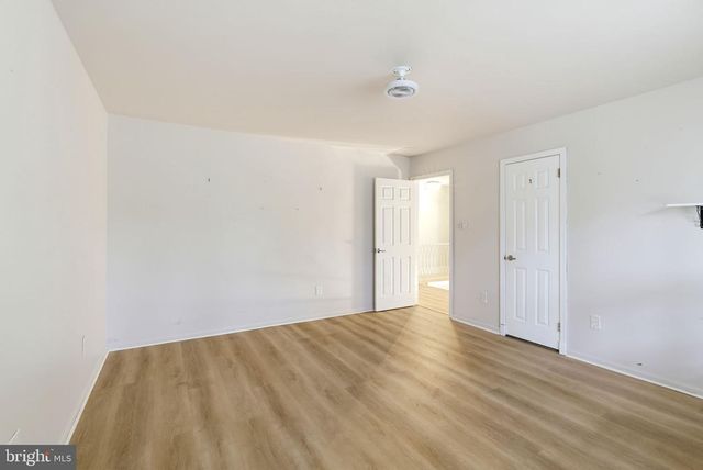 31 SIGNAL DR, Voorhees, NJ 08043