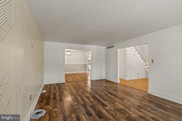 31 SIGNAL DR, Voorhees, NJ 08043